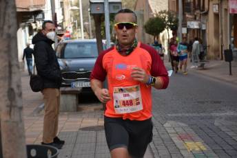 Recital de Xavi Tomasa y Gema Martín en la media maratón de Segovia 61 Media Maratón de Segovia, a su paso por la calle José Zorrilla. / A.M.