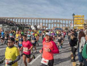 Disfrutar de Segovia sufriendo: más fotografías de la media maratón 24 Media Maratón de Segovia. / NEREA LLORENTE