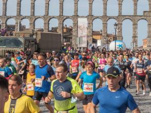Disfrutar de Segovia sufriendo: más fotografías de la media maratón 25 Media Maratón de Segovia. / NEREA LLORENTE
