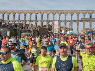 Disfrutar de Segovia sufriendo: más fotografías de la media maratón 27 Media Maratón de Segovia. / NEREA LLORENTE