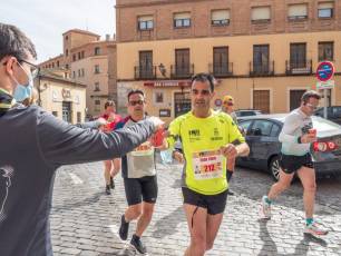 Disfrutar de Segovia sufriendo: más fotografías de la media maratón 4 Media Maratón de Segovia. / NEREA LLORENTE