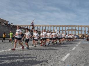 Disfrutar de Segovia sufriendo: más fotografías de la media maratón 30 Media Maratón de Segovia. / NEREA LLORENTE