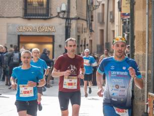 Disfrutar de Segovia sufriendo: más fotografías de la media maratón 42 Media Maratón de Segovia. / NEREA LLORENTE