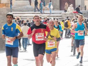 Disfrutar de Segovia sufriendo: más fotografías de la media maratón 44 Media Maratón de Segovia. / NEREA LLORENTE