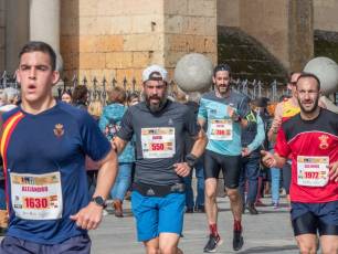 Disfrutar de Segovia sufriendo: más fotografías de la media maratón 49 Media Maratón de Segovia. / NEREA LLORENTE