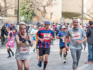 Disfrutar de Segovia sufriendo: más fotografías de la media maratón 56 Media Maratón de Segovia. / NEREA LLORENTE