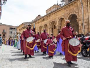 Galería | Palmas y ramos al paso de 'La Borriquilla' 21 Domingo de Ramos. / NEREA LLORENTE