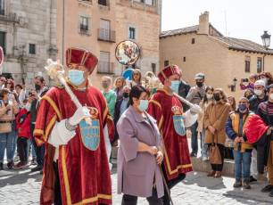 Galería | Palmas y ramos al paso de 'La Borriquilla' 26 Domingo de Ramos. / NEREA LLORENTE