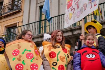 Fotogalería Premios Comparsas Oficiales 25 Premios Carnavales Segovia 2023