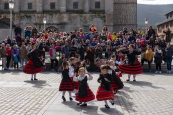 Fotogalería Corte y Colocación Pino Gabarrero en El Espinar 62 Fotografía: Luis Horcajada