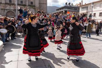 Fotogalería Corte y Colocación Pino Gabarrero en El Espinar 75 Fotografía: Luis Horcajada