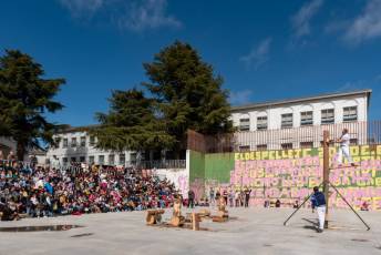 Fotogalería Corte y Colocación Pino Gabarrero en El Espinar 69 Fotografía: Luis Horcajada