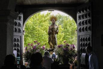 Fotogalería | Los vecinos de Navas de San Antonio celebran las fiestas en honor a su patrón 26 Fotografía: Miguel Angel Fernández
