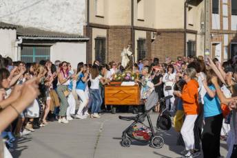 Fotogalería Procesión San Antonio de Padua en Navas de Oro 20 Fotografía: Miguel Angel Fernández