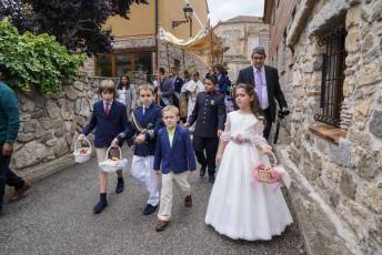 Fotogalería Procesión del Corpus en Otero de Herreros 6 Fotografía: Miguel Angel Fernández