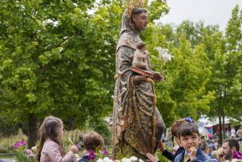 Fotogalería | Los vecinos de Navas de San Antonio celebran las fiestas en honor a su patrón 40 Fotografía: Miguel Angel Fernández