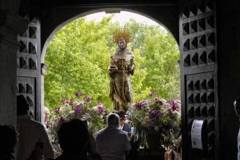 Fotogalería | Los vecinos de Navas de San Antonio celebran las fiestas en honor a su patrón 88 Fotografía: Miguel Angel Fernández