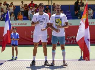 Fotogalería Final Tenis Open Castilla y León-Villa El Espinar 2 Fotografía: Miguel Angel Fernández