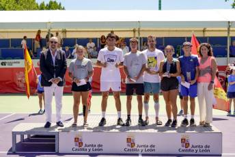 Fotogalería Final Tenis Open Castilla y León-Villa El Espinar 16 Fotografía: Miguel Angel Fernández