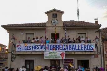 Fotogalería Inicio Fiestas Torrecaballeros 9 Fotografía: Miguel Angel Fernández