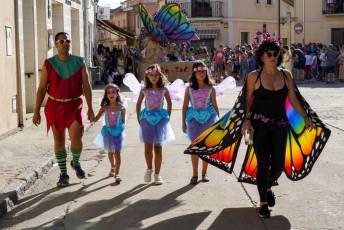 Fotogalería Desfile de Carrozas en Fuentepelayo 33 Fotografía: Miguel Angel Fernández