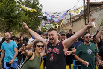 Fotogalería Pregón e Inicio Fiestas en Navafría 19 Fotografía: Miguel Angel Fernández