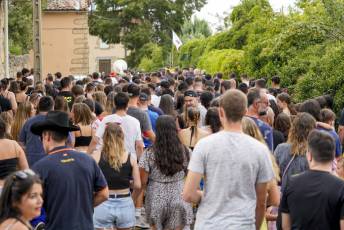 Fotogalería Pregón e Inicio Fiestas en Navafría 21 Fotografía: Miguel Angel Fernández