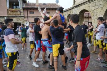 Fotogalería Pregón e Inicio Fiestas en Navafría 8 Fotografía: Miguel Angel Fernández