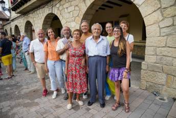 Fotogalería Pregón e Inicio Fiestas en Navafría 37 Fotografía: Miguel Angel Fernández