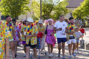 Fotogalería Inicio Fiestas en ColladoHermoso 27 Desfile de peñas de Collado Hermoso. / MIGUEL ÁNGEL FERNÁNDEZ