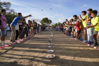 Fotogalería Campeonato del Mundo de Lanzamiento de Huevo en Navas de Riofrío 15 Fotografía: Miguel Angel Fernández