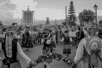 Fotogalería Procesión IV Centenario Virgen de la Aparecida en Valverde del Majano 14 Fotografía: Miguel Angel Fernández