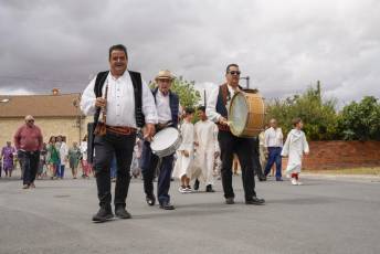 Fotogalería Misa y Procesión en Honor a la Virgen del Remedio en Abades 24 Fotografía: Miguel Angel Fernández