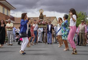 Fotogalería Misa y Procesión en Honor a la Virgen del Remedio en Abades 45 Fotografía: Miguel Angel Fernández