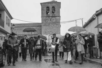 Fotogalería Procesión en honor al Santo Cristo de la Columna en Escarabajosa de Cabezas 25 Misa y Procesión Escarabajosa de Cabezas