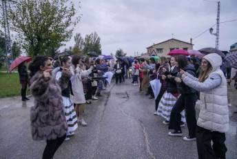 Fotogalería Procesión en honor al Santo Cristo de la Columna en Escarabajosa de Cabezas 13 Misa y Procesión Escarabajosa de Cabezas