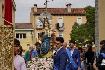 Fotogalería Procesión en honor a la Virgen del Rosario en San Cristóbal de Segovia 70 Fotografía: Miguel Angel Fernández