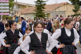 Fotogalería Procesión en honor a la Virgen del Rosario en San Cristóbal de Segovia 78 Fotografía: Miguel Angel Fernández