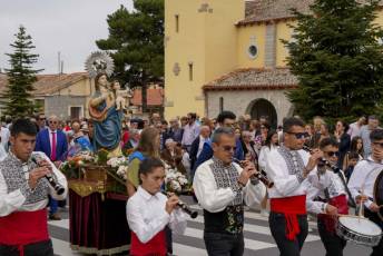 Fotogalería Procesión en honor a la Virgen del Rosario en San Cristóbal de Segovia 66 Fotografía: Miguel Angel Fernández