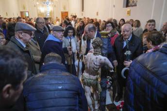 Fotogalería Procesión en honor al Santo Cristo de la Columna en Escarabajosa de Cabezas 26 Misa y Procesión Escarabajosa de Cabezas