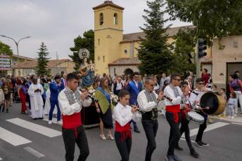 Fotogalería Procesión en honor a la Virgen del Rosario en San Cristóbal de Segovia 40 Fotografía: Miguel Angel Fernández
