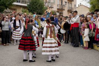 Fotogalería Procesión en honor a la Virgen del Rosario en San Cristóbal de Segovia 15 Fotografía: Miguel Angel Fernández
