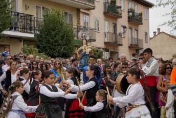 Fotogalería Procesión en honor a la Virgen del Rosario en San Cristóbal de Segovia 44 Fotografía: Miguel Angel Fernández