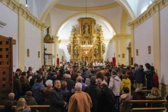 Fotogalería Procesión en honor al Santo Cristo de la Columna en Escarabajosa de Cabezas 43 Misa y Procesión Escarabajosa de Cabezas