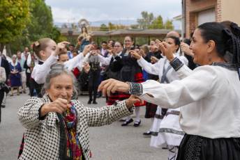Fotogalería Procesión en honor a la Virgen del Rosario en San Cristóbal de Segovia 16 Fotografía: Miguel Angel Fernández