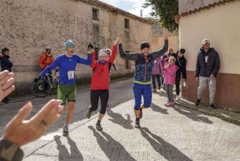 Fotogalería XI Carrera Pedestre "Entre Viñedos" en Cabañas de Polendos 36 Carreras Pedestres Entre Viñedos en Cabañas de Polendos