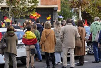 Fotogalería Manifestación NO a la Amnistía 14 Concentración Frente a Sede Psoe