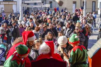 Fotogalería Visita de Papa Noel a El Espinar 25 Visita Papa Noel El Espinar