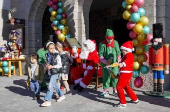 Fotogalería Visita de Papa Noel a El Espinar 23 Visita Papa Noel El Espinar