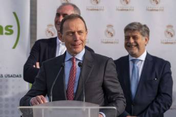 Fotogalería Visita Emilio Butragueño a la Escuela de la Fundación Real Madrid Ecopilas 2 Fundación Real Madrid Butragueño